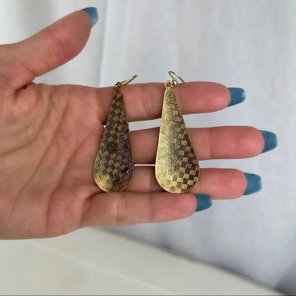 🚫SOLD🚫 VTG 80’s Pastel & Gold Cloisonné Enamel Earrings ✨ Tear Drop Fish and - Picture 13 of 15